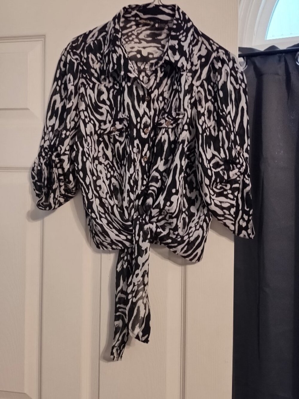 Mellenium Black/White Blouse